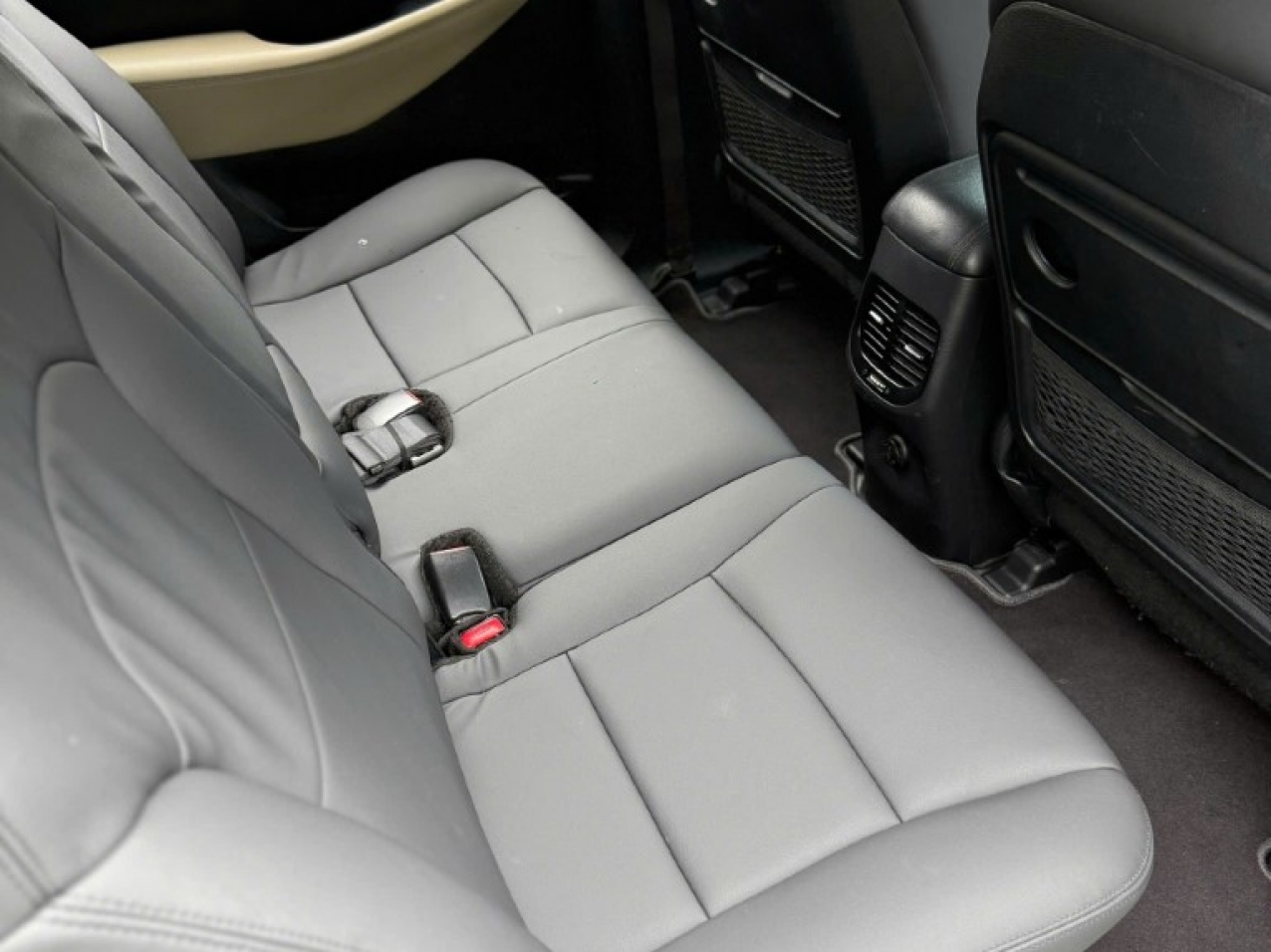 Kia Rondo 2.0 GAT 2017 Màu Trắng Siêu Đẹp Kia Rondo 2.0 GAT 2017 Màu Trắng Siêu Đẹp