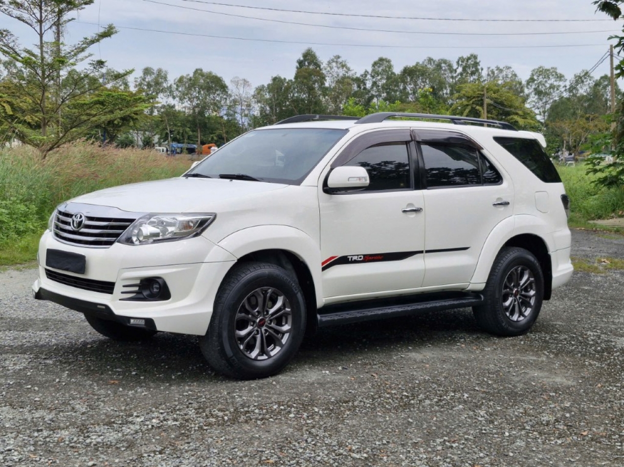 Toyota Fortuner TRD 2.7V 2016 Màu Trắng Máy Xăng Toyota Fortuner TRD 2.7V 2016 Màu Trắng Máy Xăng