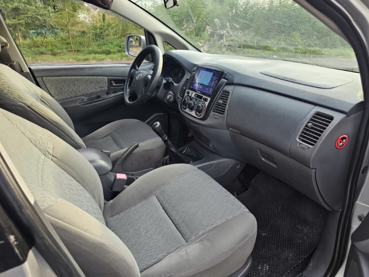 Toyota Innova MT 2016 ( Taxi) Màu Bạc Giá Siêu Rẻ Toyota Innova MT 2016 ( Taxi) Màu Bạc Giá Siêu Rẻ