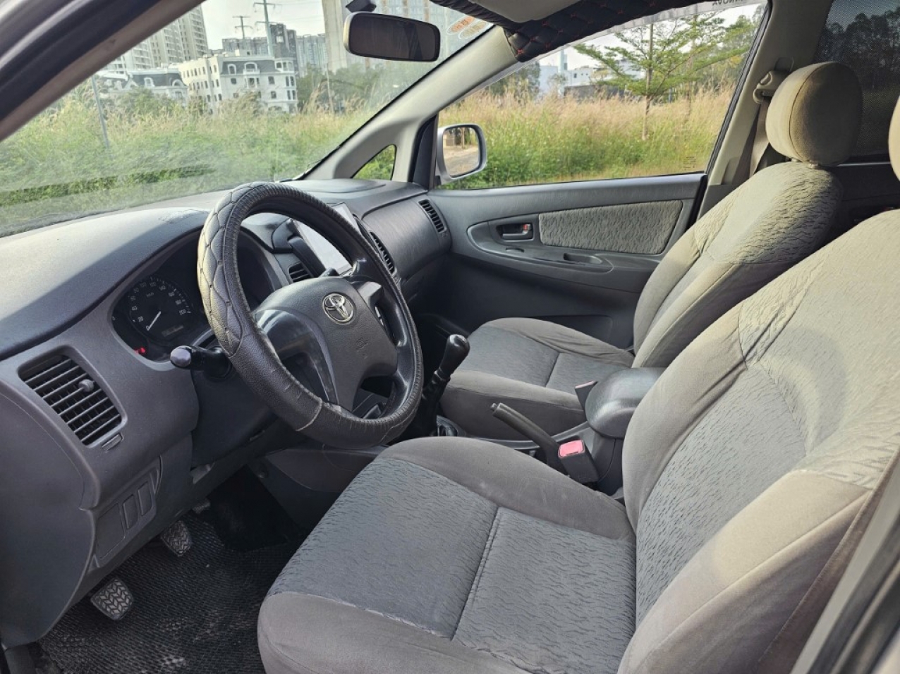 Toyota Innova MT 2016 ( Taxi) Màu Bạc Giá Siêu Rẻ Toyota Innova MT 2016 ( Taxi) Màu Bạc Giá Siêu Rẻ