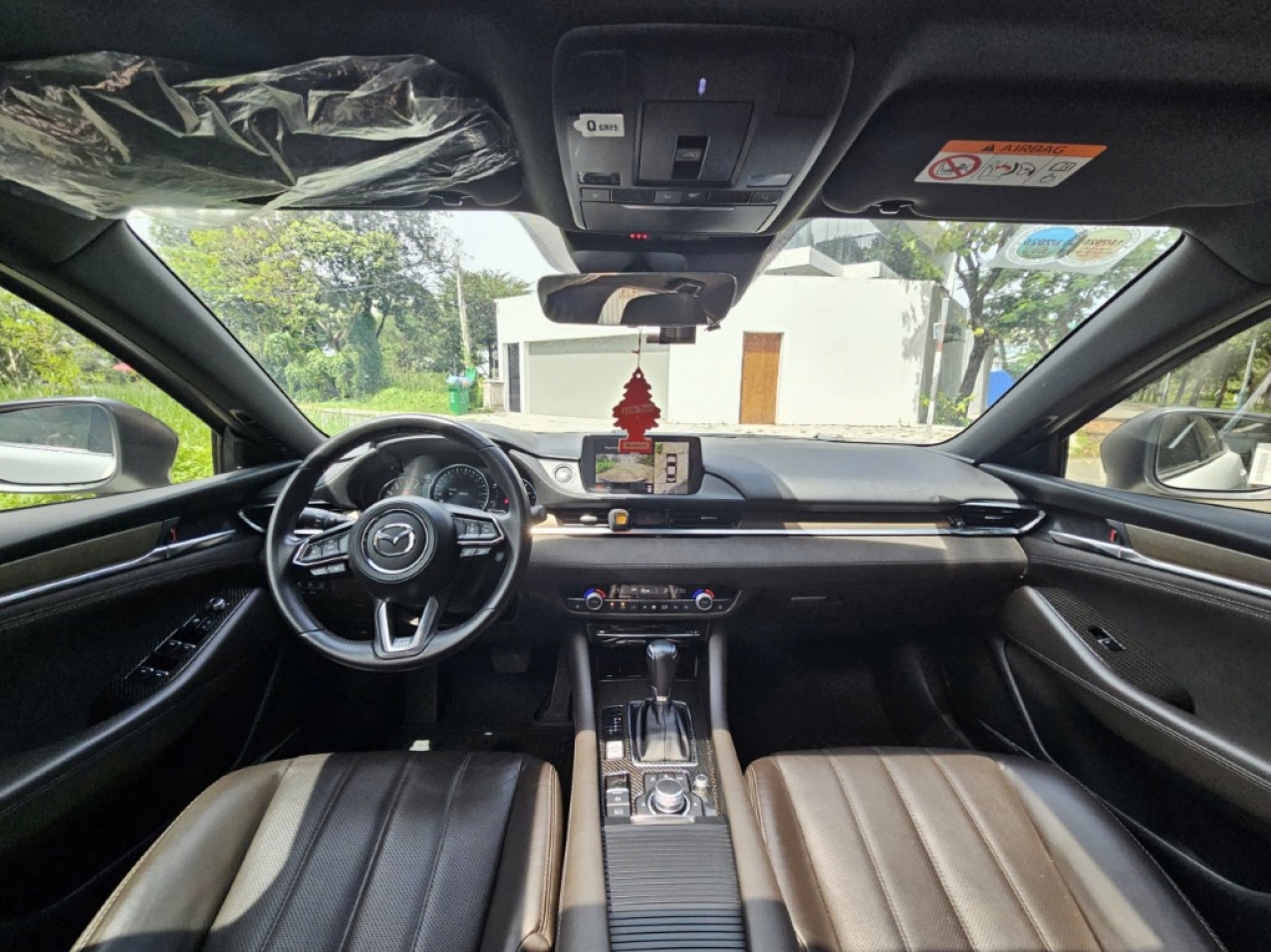 Mazda 6 2.5 Premium 2022 Màu Trắng Siêu Lướt ODO 16.000 km Mazda 6 2.5 Premium 2022 Màu Trắng Siêu Lướt ODO 16.000 km