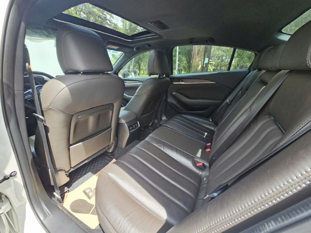 Mazda 6 2.5 Premium 2022 Màu Trắng Siêu Lướt ODO 16.000 km Mazda 6 2.5 Premium 2022 Màu Trắng Siêu Lướt ODO 16.000 km