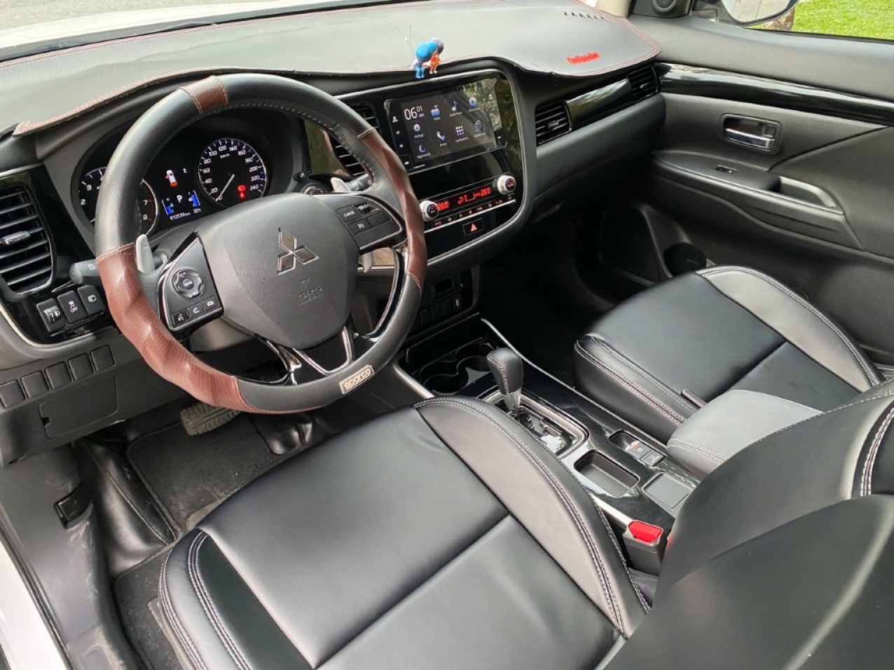 Mitsubishi Outlander CVT 2022 Màu Trắng Siêu Cọp Mitsubishi Outlander CVT 2022 Màu Trắng Siêu Cọp