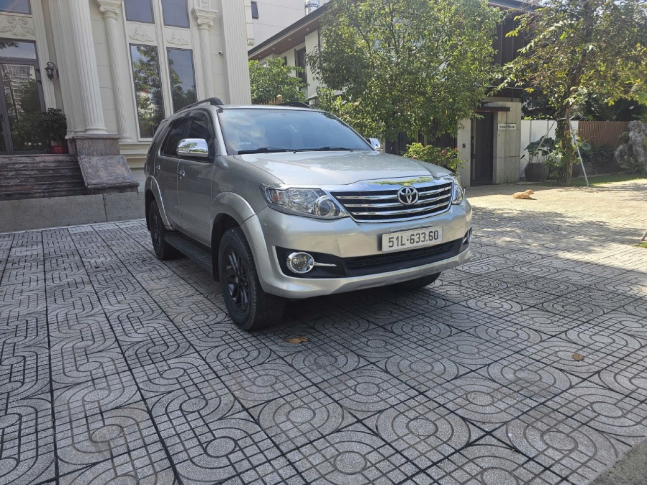 Toyota Fortuner 2.7 AT 2015 Màu Bạc Máy Xăng Toyota Fortuner 2.7 AT 2015 Màu Bạc Máy Xăng