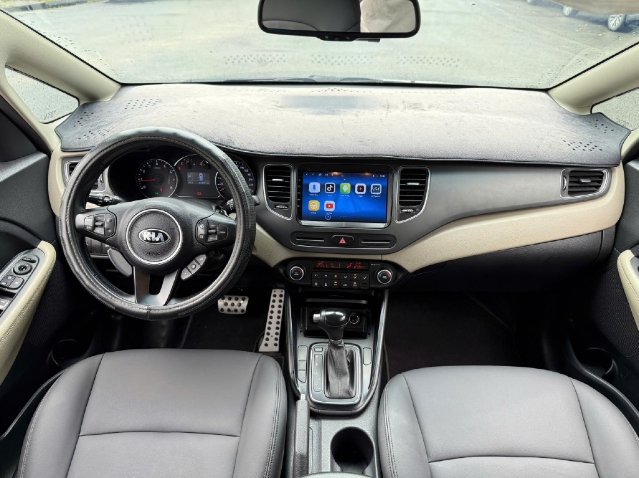 Kia Rondo 2.0 GAT 2017 Màu Trắng Siêu Đẹp Kia Rondo 2.0 GAT 2017 Màu Trắng Siêu Đẹp