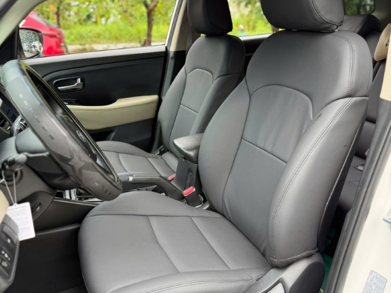 Kia Rondo 2.0 GAT 2017 Màu Trắng Siêu Đẹp Kia Rondo 2.0 GAT 2017 Màu Trắng Siêu Đẹp