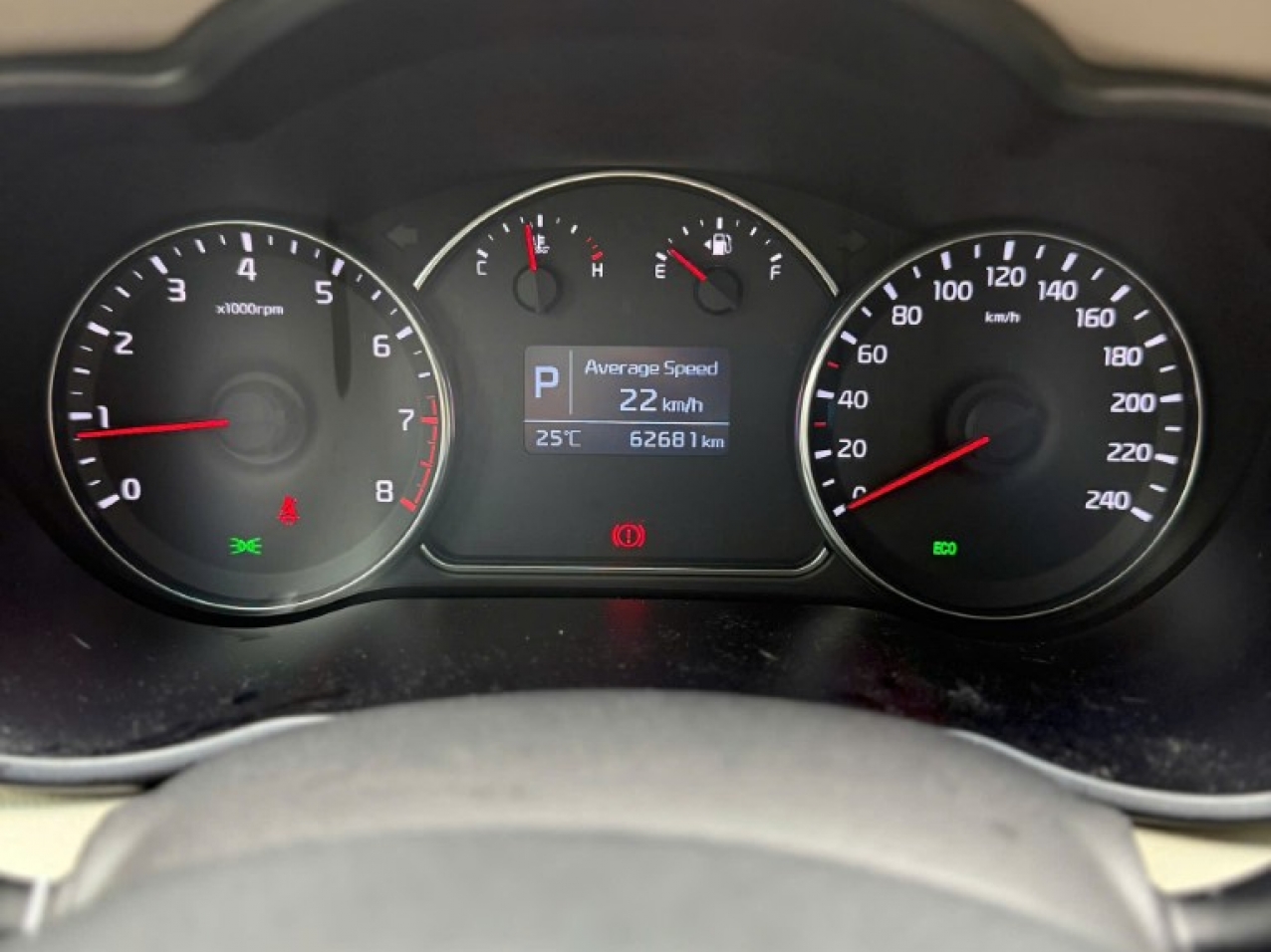 Kia Rondo 2.0 GAT 2017 Màu Trắng Siêu Đẹp Kia Rondo 2.0 GAT 2017 Màu Trắng Siêu Đẹp