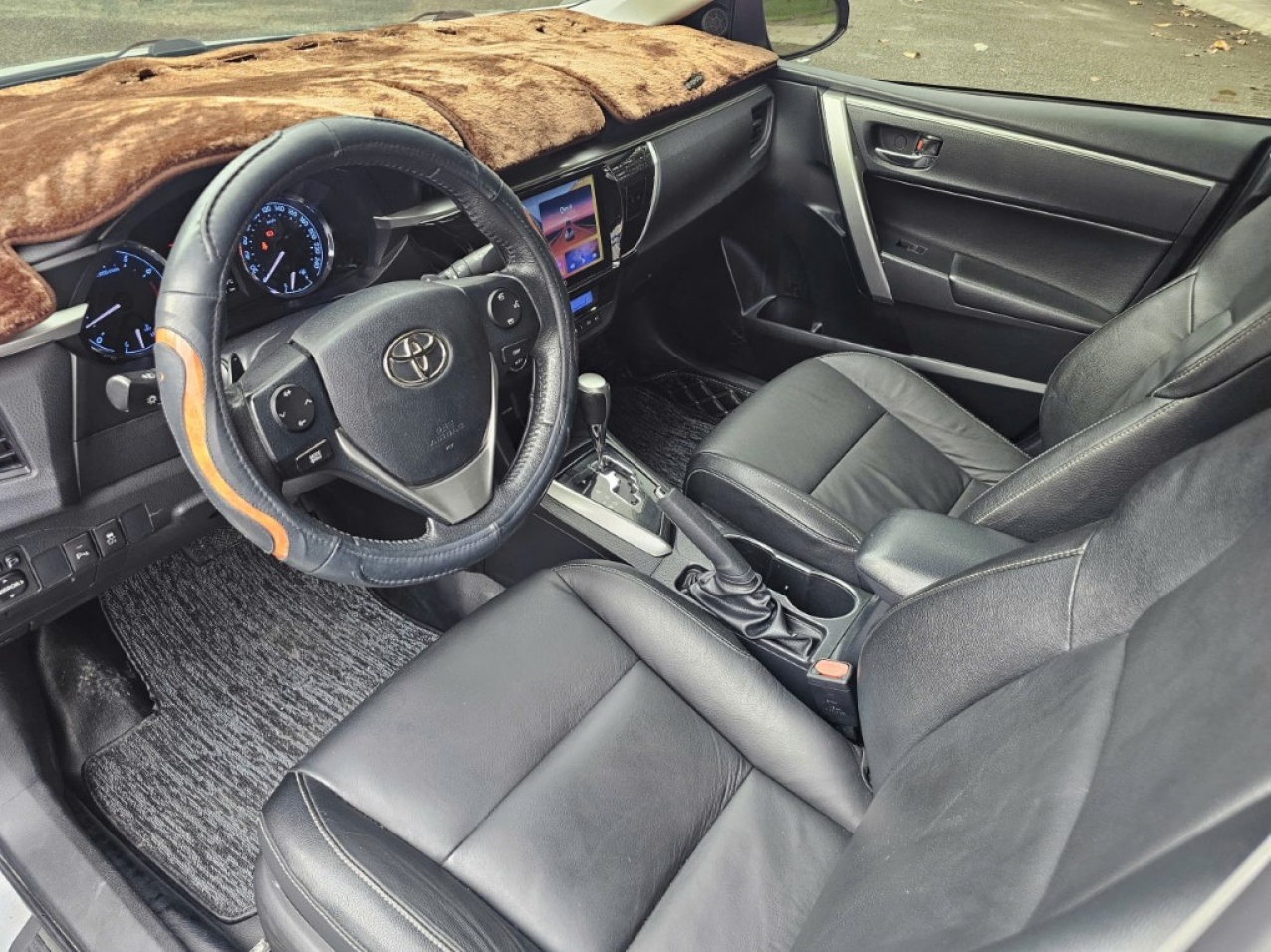 Corolla Altis 2.0V Sport 2016 Màu Bạc Siêu Đẹp Corolla Altis 2.0V Sport 2016 Màu Bạc Siêu Đẹp