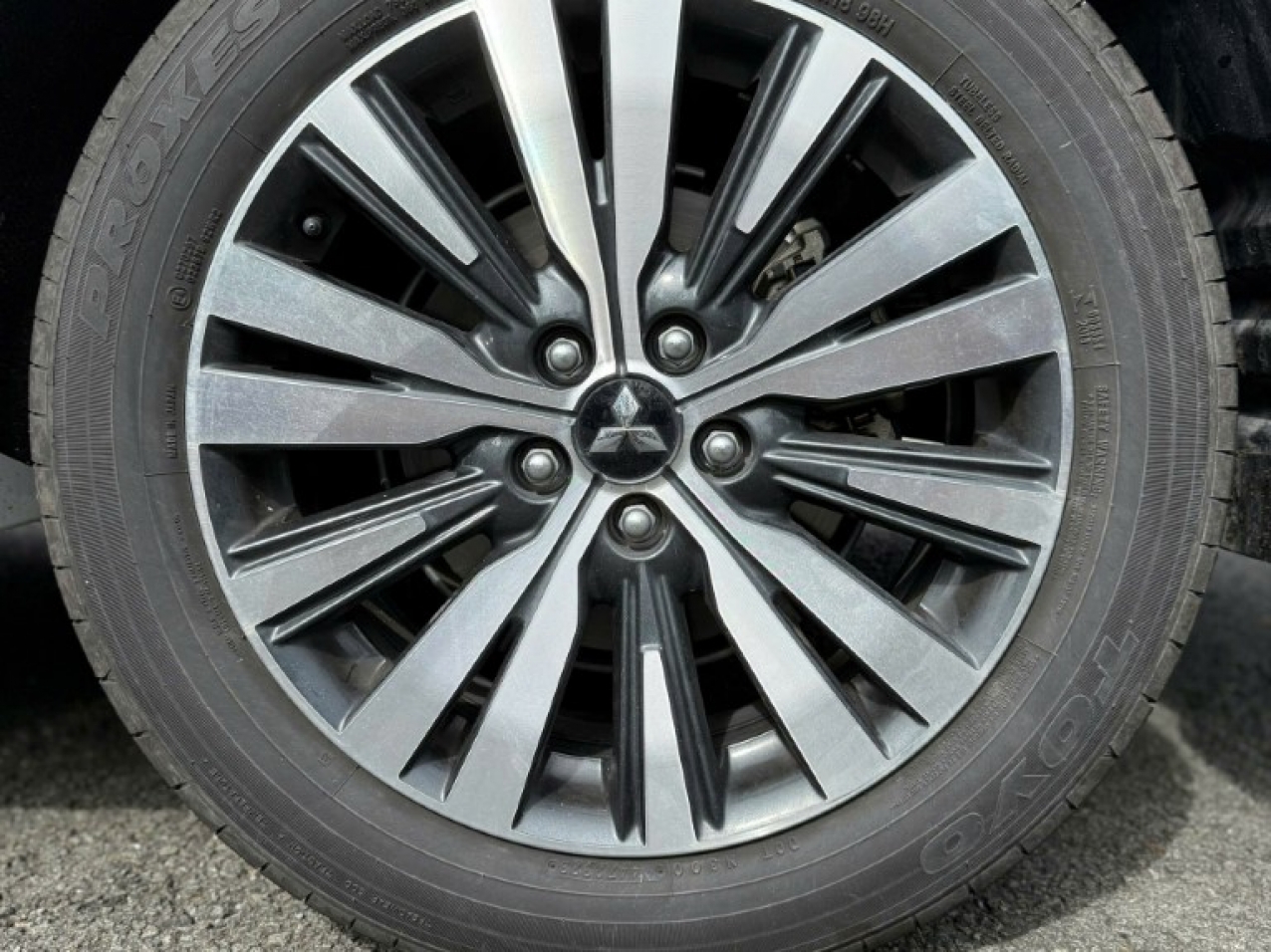 Mitsubishi Outlander 2.0 Premium 2023 Màu Trắng Siêu Lướt Mitsubishi Outlander 2.0 Premium 2023 Màu Trắng Siêu Lướt