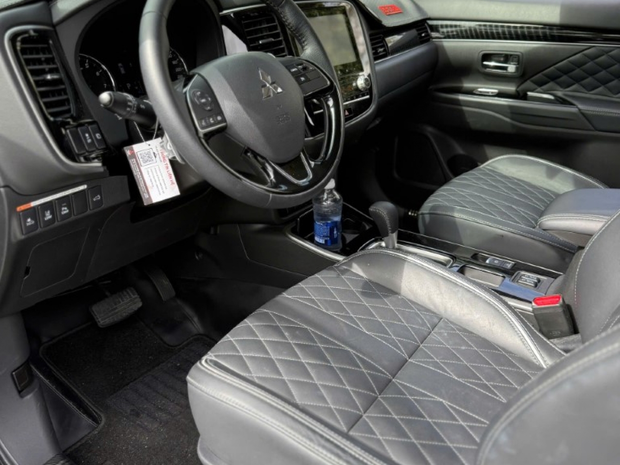 Mitsubishi Outlander 2.0 Premium 2023 Màu Trắng Siêu Lướt Mitsubishi Outlander 2.0 Premium 2023 Màu Trắng Siêu Lướt