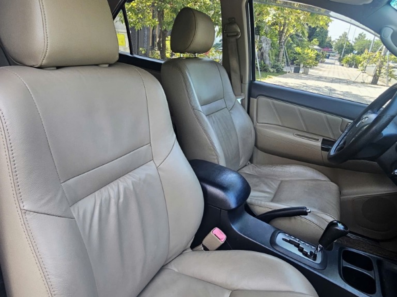 Toyota Fortuner 2.7 AT 2015 Màu Bạc Máy Xăng Toyota Fortuner 2.7 AT 2015 Màu Bạc Máy Xăng