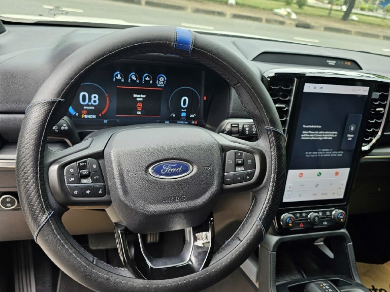 Ford Everest Titanium 4x4 2023 Màu Trắng ODO 35.000 Km Ford Everest Titanium 4x4 2023 Màu Trắng ODO 35.000 Km