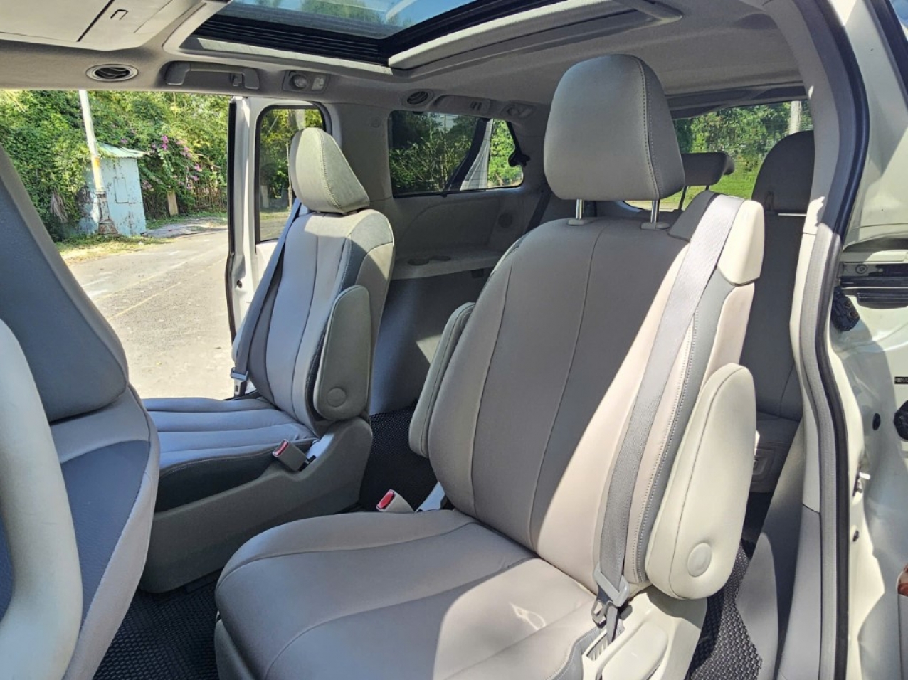 Toyota Sienna 3.5 Limited 2011 Màu Trắng | Đẹp chuẩn | Mới về Toyota Sienna 3.5 Limited 2011 Màu Trắng | Đẹp chuẩn | Mới về