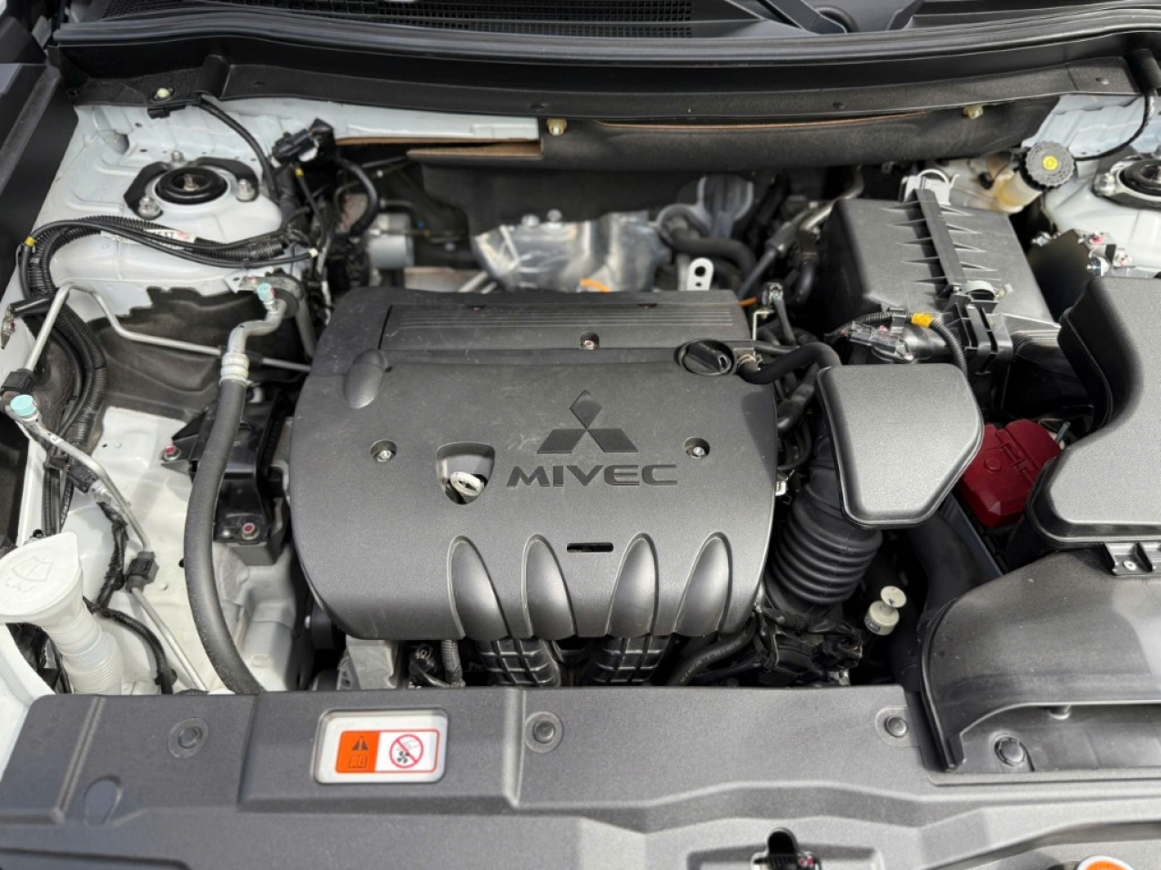 Mitsubishi Outlander 2.0 Premium 2023 Màu Trắng Siêu Lướt Mitsubishi Outlander 2.0 Premium 2023 Màu Trắng Siêu Lướt