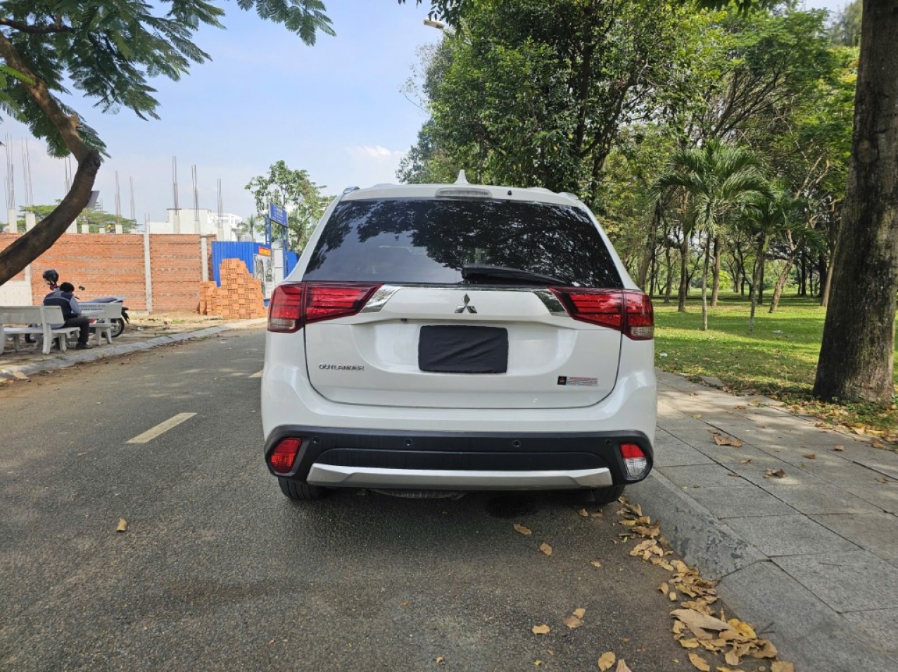 Mitsubishi Outlander CVT 2019 Màu Trắng ODO 55.000Km Mitsubishi Outlander CVT 2019 Màu Trắng ODO 55.000Km