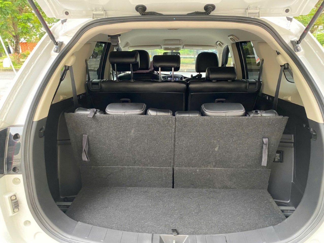 Mitsubishi Outlander CVT 2022 Màu Trắng Siêu Cọp Mitsubishi Outlander CVT 2022 Màu Trắng Siêu Cọp