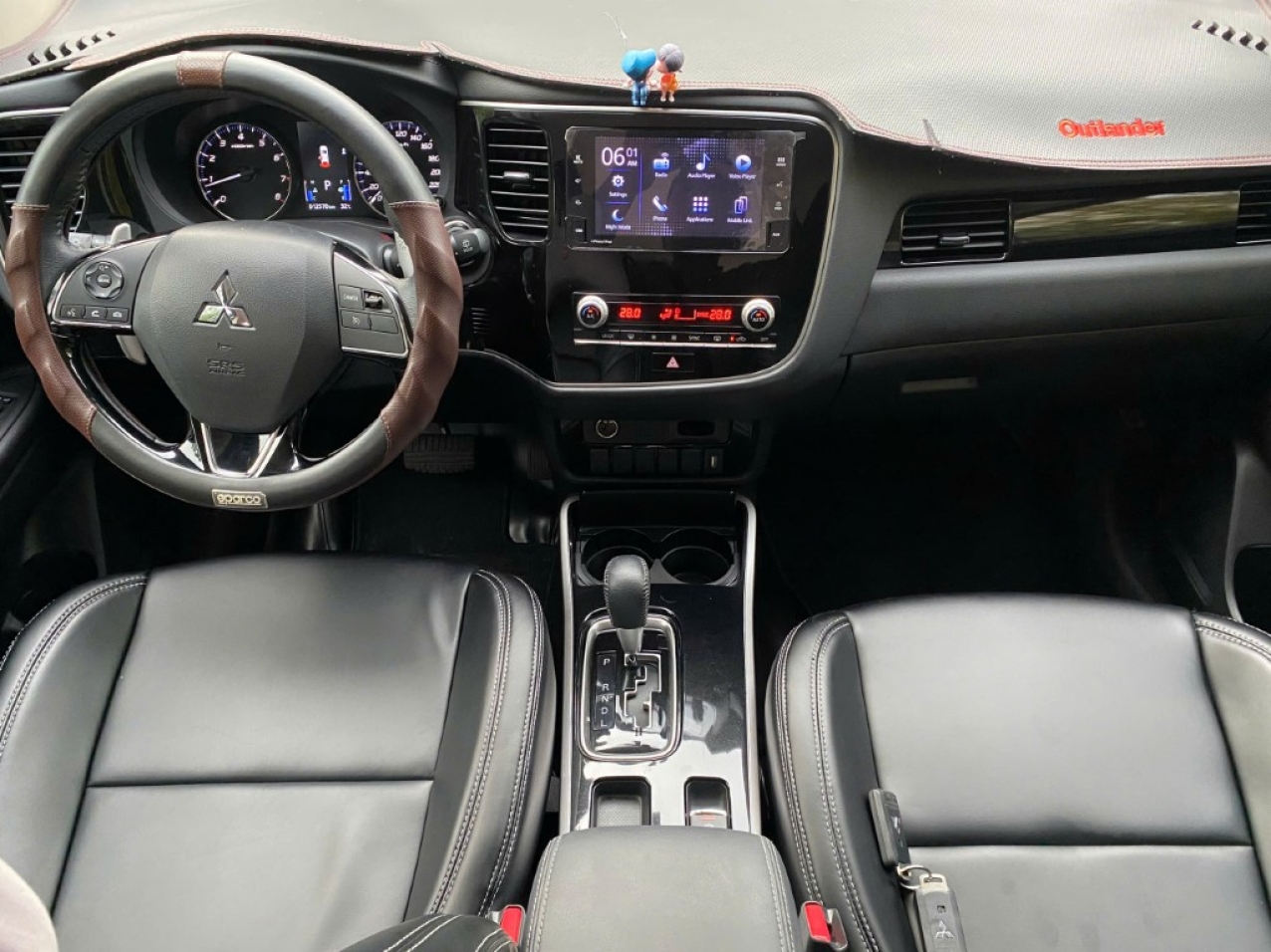 Mitsubishi Outlander CVT 2022 Màu Trắng Siêu Cọp Mitsubishi Outlander CVT 2022 Màu Trắng Siêu Cọp