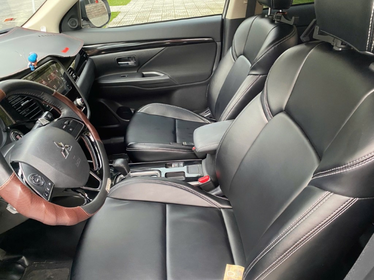 Mitsubishi Outlander CVT 2022 Màu Trắng Siêu Cọp Mitsubishi Outlander CVT 2022 Màu Trắng Siêu Cọp