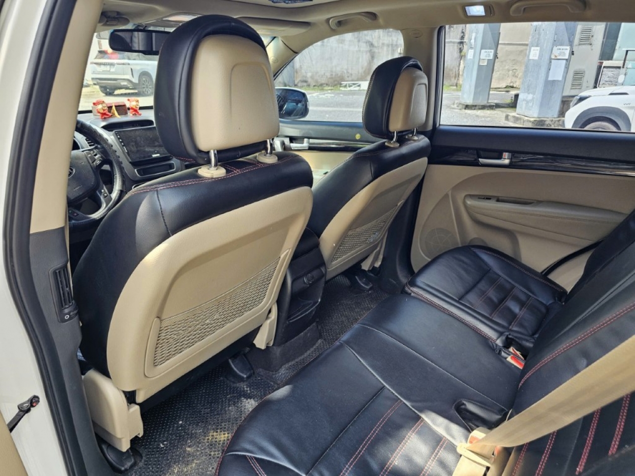 KIA Sorento GATH 2016 Máy Xăng Bản Full Màu Trắng KIA Sorento GATH 2016 Máy Xăng Bản Full Màu Trắng