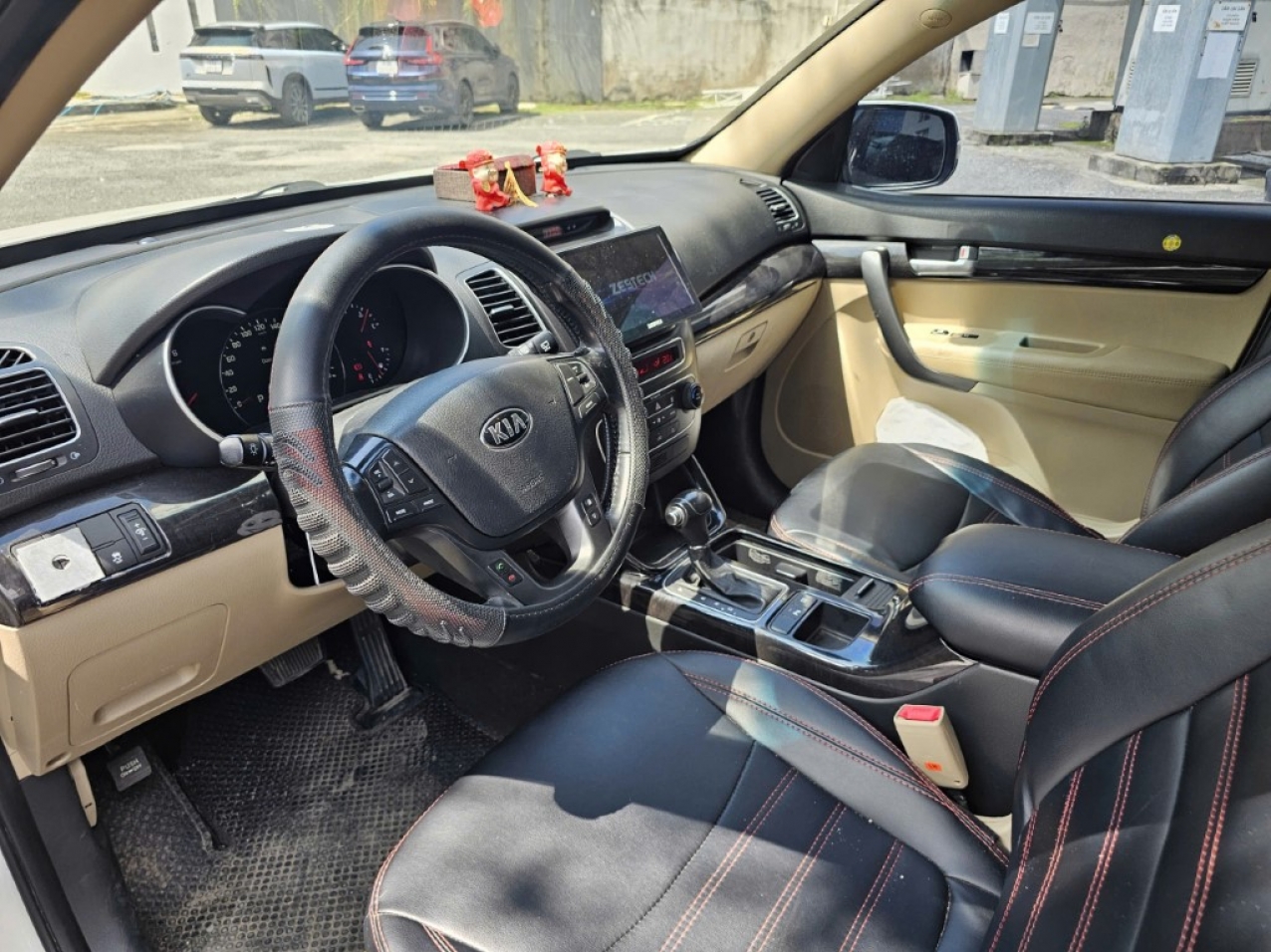 KIA Sorento GATH 2016 Máy Xăng Bản Full Màu Trắng KIA Sorento GATH 2016 Máy Xăng Bản Full Màu Trắng