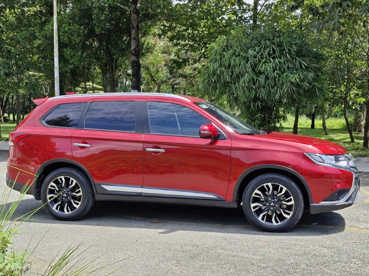 Mitsubishi Outlander CVT 2022 Màu Đỏ Siêu Cọp Mitsubishi Outlander CVT 2022 Màu Đỏ Siêu Cọp