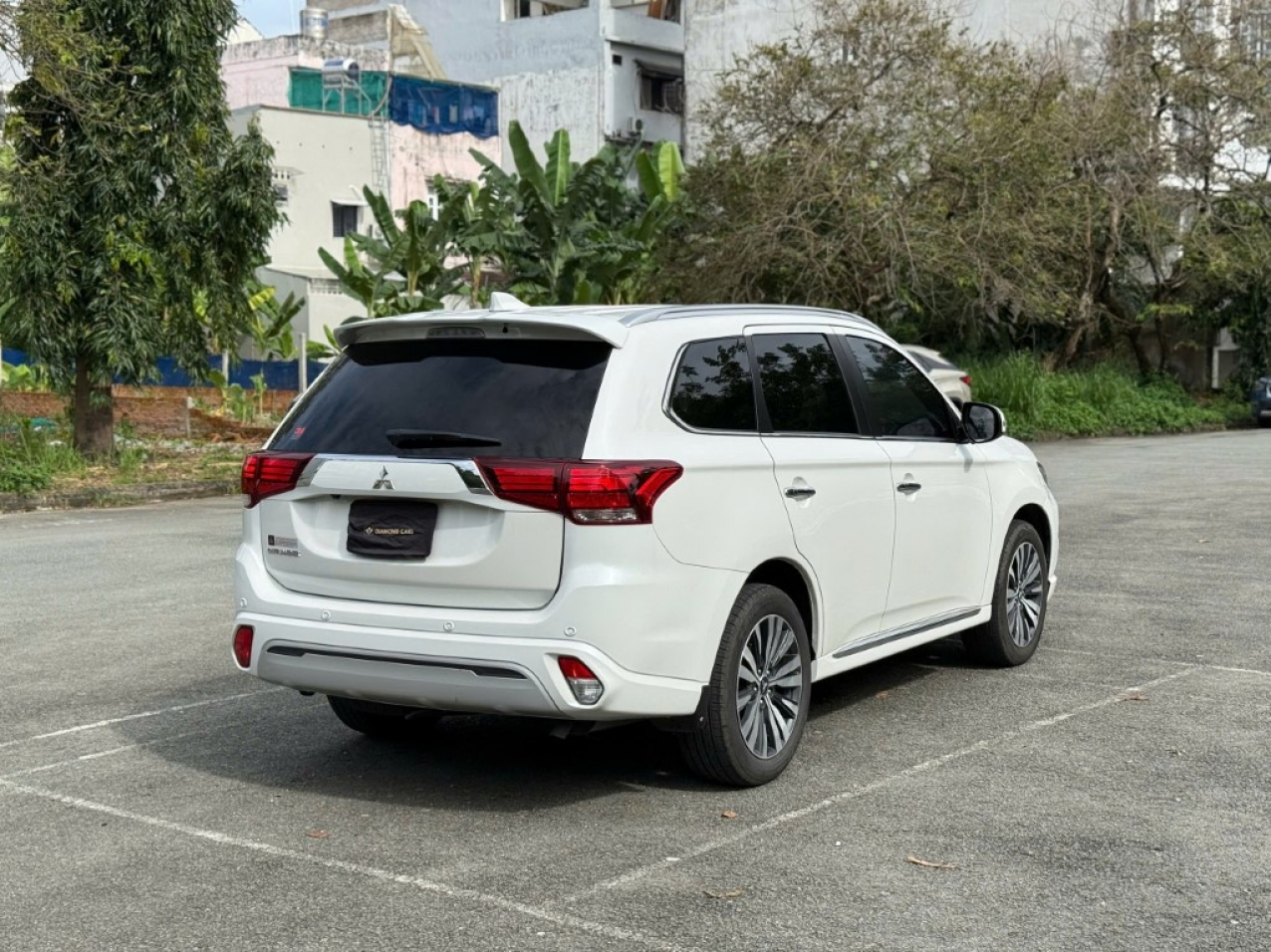Mitsubishi Outlander 2.0 Premium 2023 Màu Trắng Siêu Lướt Mitsubishi Outlander 2.0 Premium 2023 Màu Trắng Siêu Lướt