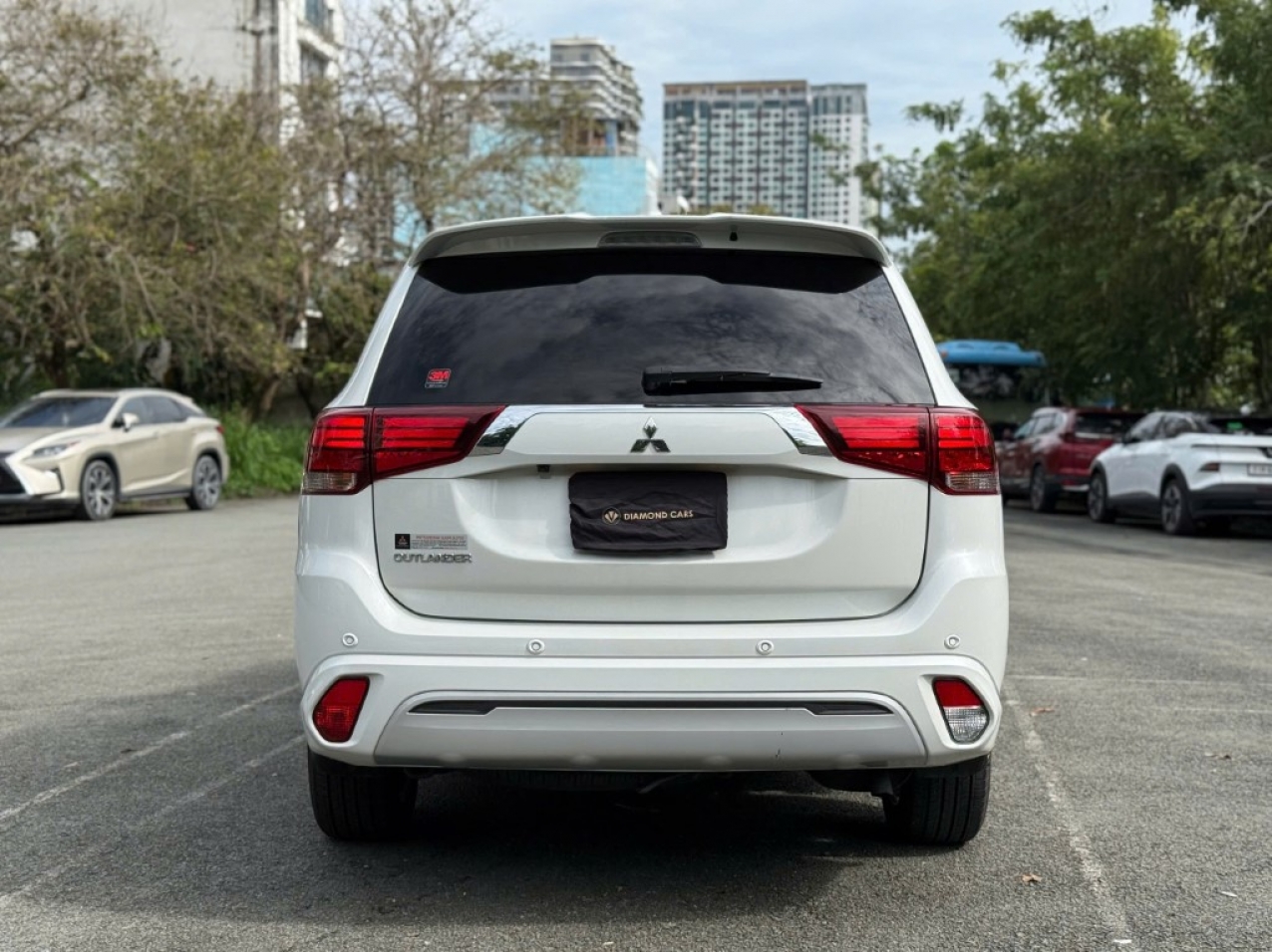 Mitsubishi Outlander 2.0 Premium 2023 Màu Trắng Siêu Lướt Mitsubishi Outlander 2.0 Premium 2023 Màu Trắng Siêu Lướt