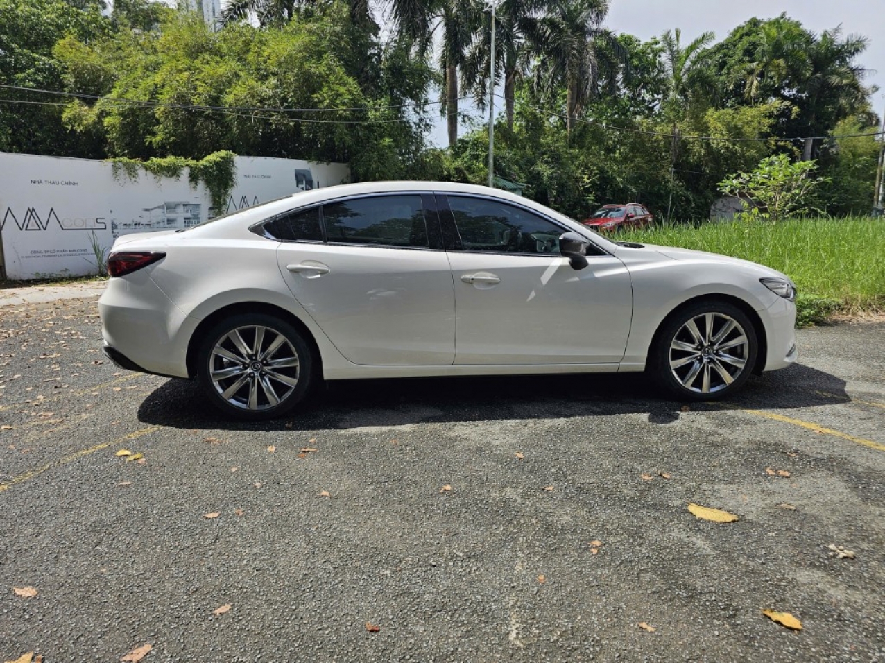 Mazda 6 2.5 Premium 2022 Màu Trắng Siêu Lướt ODO 16.000 km Mazda 6 2.5 Premium 2022 Màu Trắng Siêu Lướt ODO 16.000 km