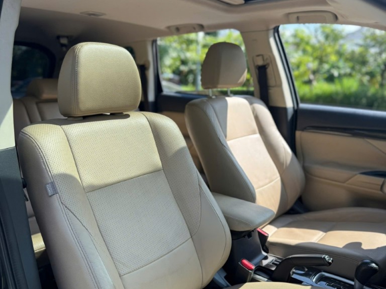 Mitsubishi Outlander 2.0 Premium 2018 Màu Đen ODO 49.000Km Mitsubishi Outlander 2.0 Premium 2018 Màu Đen ODO 49.000Km