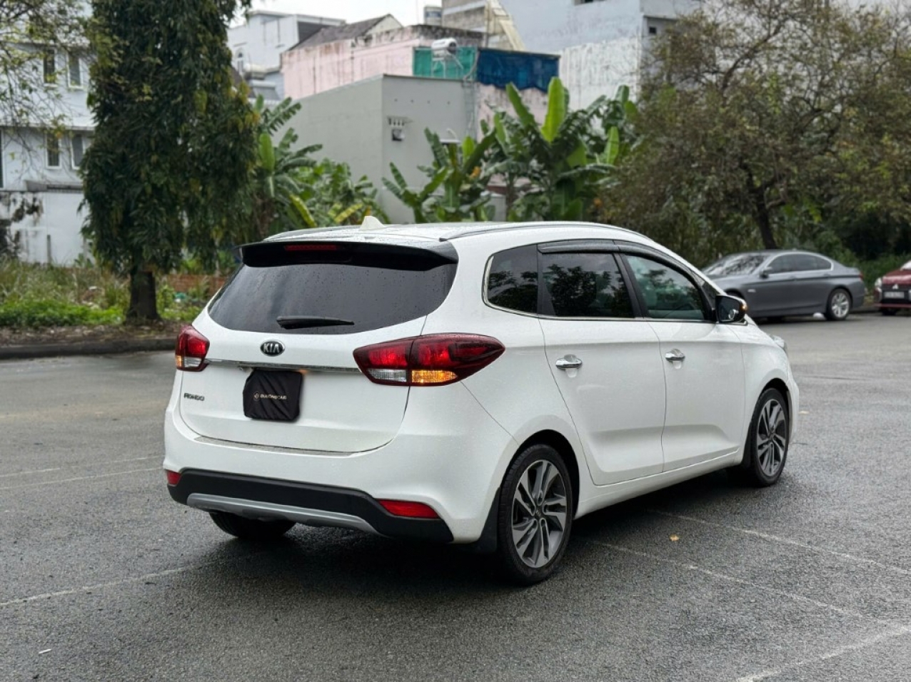 Kia Rondo 2.0 GAT 2017 Màu Trắng Siêu Đẹp Kia Rondo 2.0 GAT 2017 Màu Trắng Siêu Đẹp