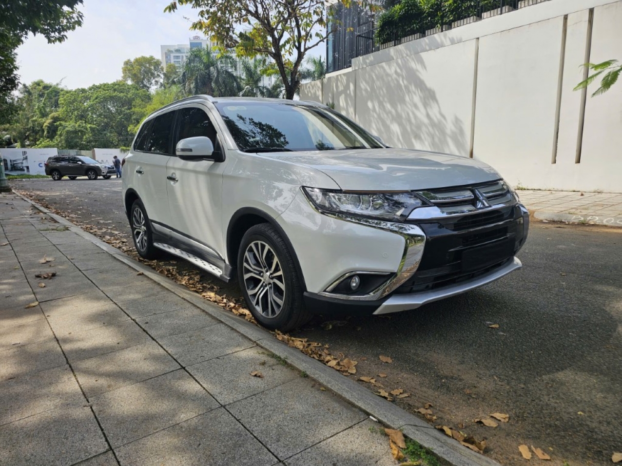 Mitsubishi Outlander CVT 2019 Màu Trắng ODO 55.000Km Mitsubishi Outlander CVT 2019 Màu Trắng ODO 55.000Km