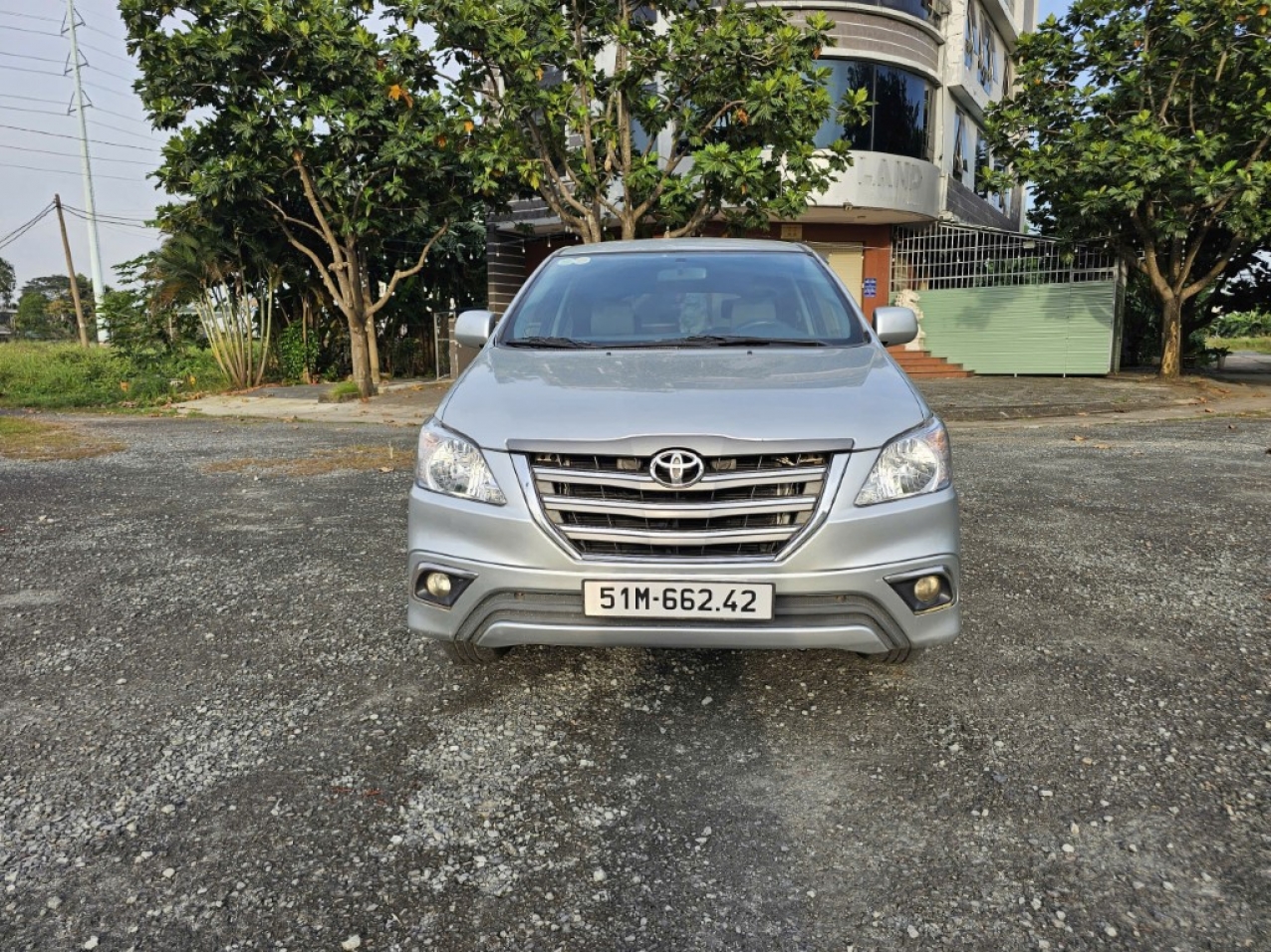 Toyota Innova MT 2016 ( Taxi) Màu Bạc Giá Siêu Rẻ Toyota Innova MT 2016 ( Taxi) Màu Bạc Giá Siêu Rẻ