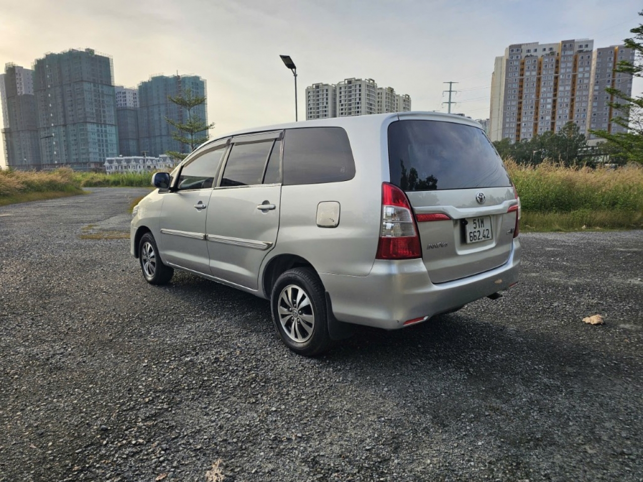 Toyota Innova MT 2016 ( Taxi) Màu Bạc Giá Siêu Rẻ Toyota Innova MT 2016 ( Taxi) Màu Bạc Giá Siêu Rẻ