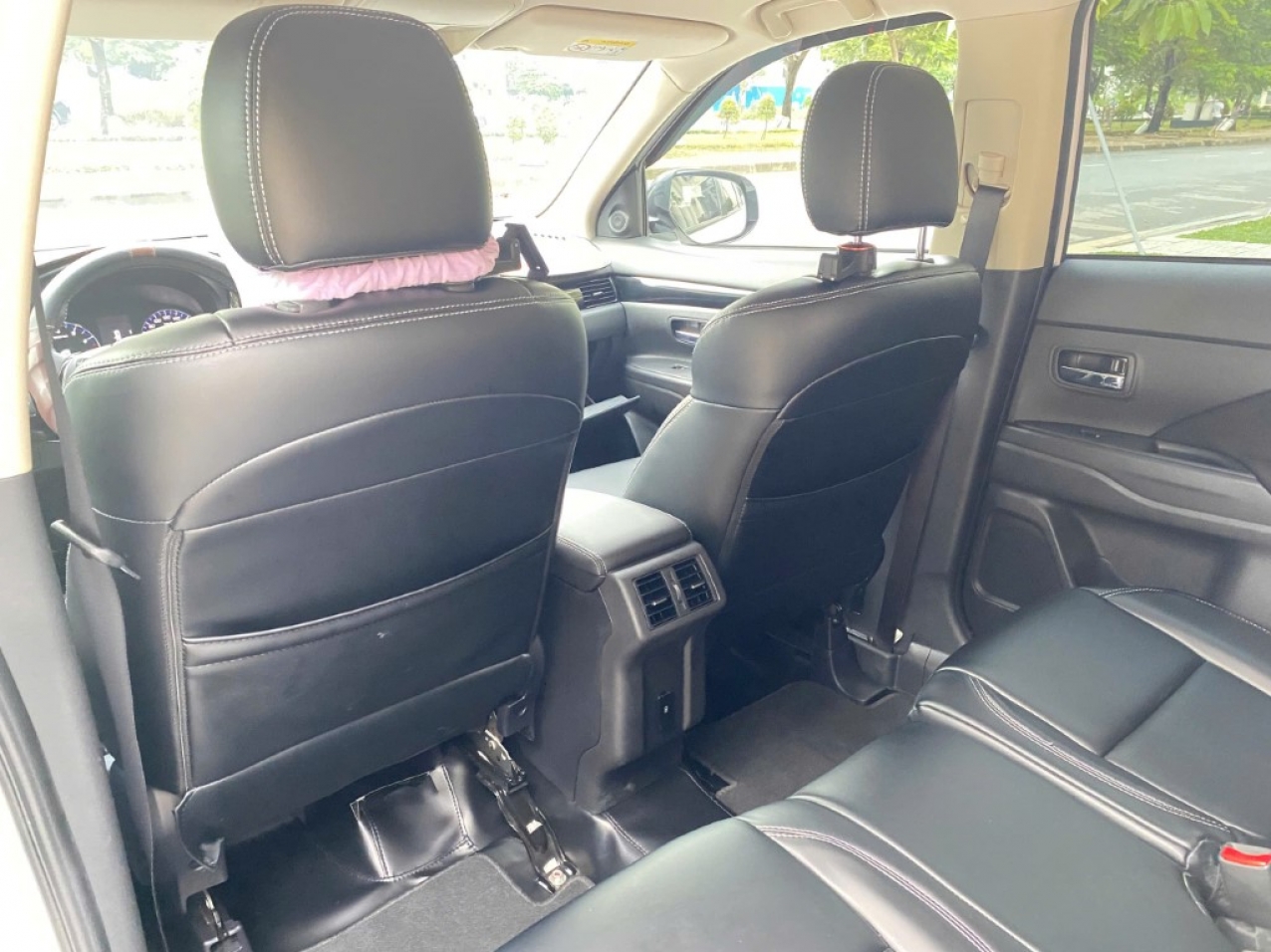 Mitsubishi Outlander CVT 2022 Màu Trắng Siêu Cọp Mitsubishi Outlander CVT 2022 Màu Trắng Siêu Cọp