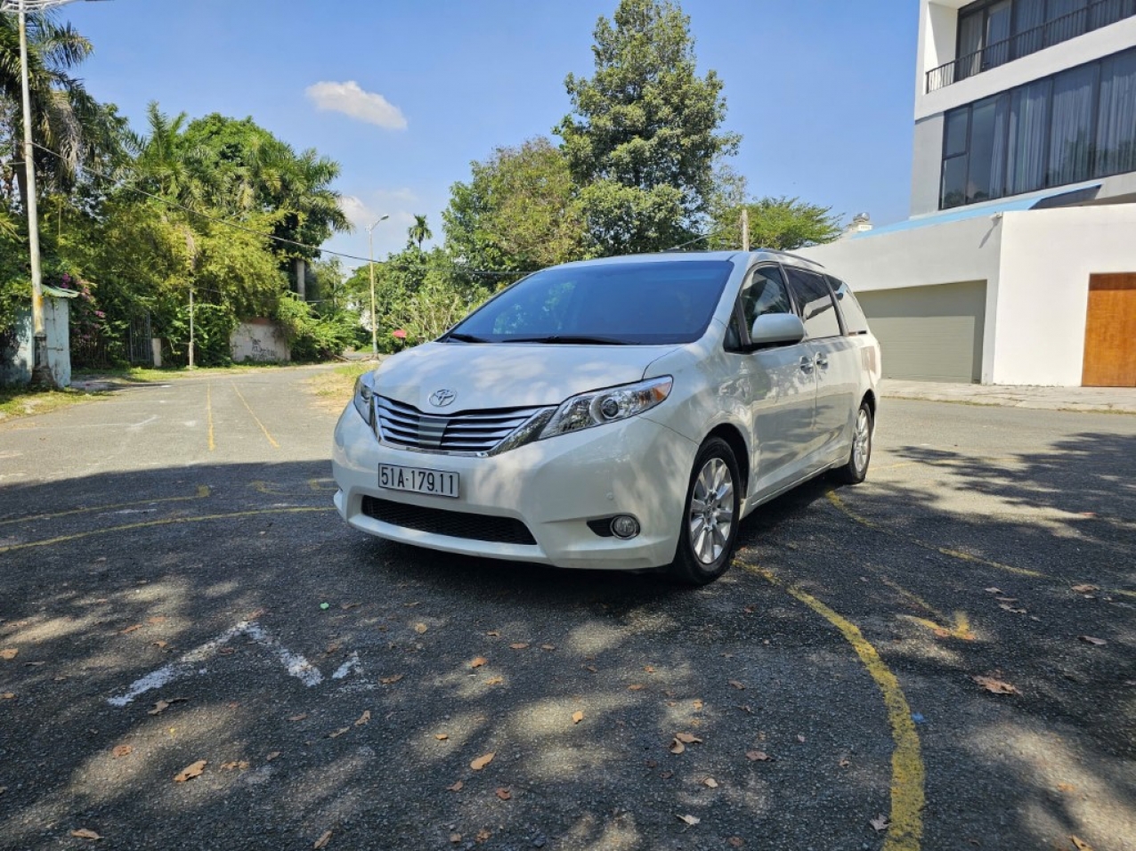 Toyota Sienna 3.5 Limited 2011 Màu Trắng | Đẹp chuẩn | Mới về Toyota Sienna 3.5 Limited 2011 Màu Trắng | Đẹp chuẩn | Mới về