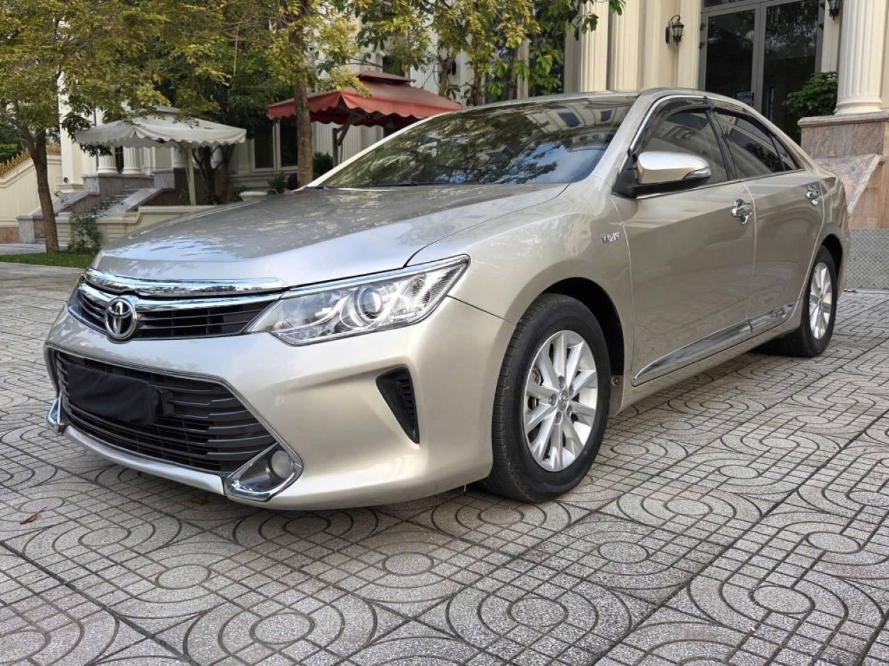 Toyota Camry 2.0E 2015 Màu vàng cát đẹp chuẩn | Mới về Toyota Camry 2.0E 2015 Màu vàng cát đẹp chuẩn | Mới về