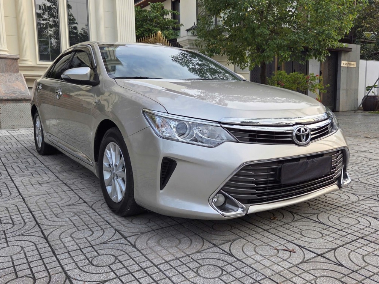 Toyota Camry 2.0E 2015 Màu vàng cát đẹp chuẩn | Mới về Toyota Camry 2.0E 2015 Màu vàng cát đẹp chuẩn | Mới về