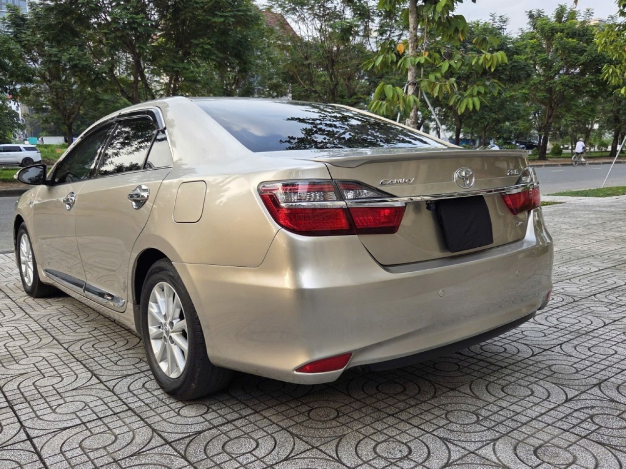 Toyota Camry 2.0E 2015 Màu vàng cát đẹp chuẩn | Mới về Toyota Camry 2.0E 2015 Màu vàng cát đẹp chuẩn | Mới về