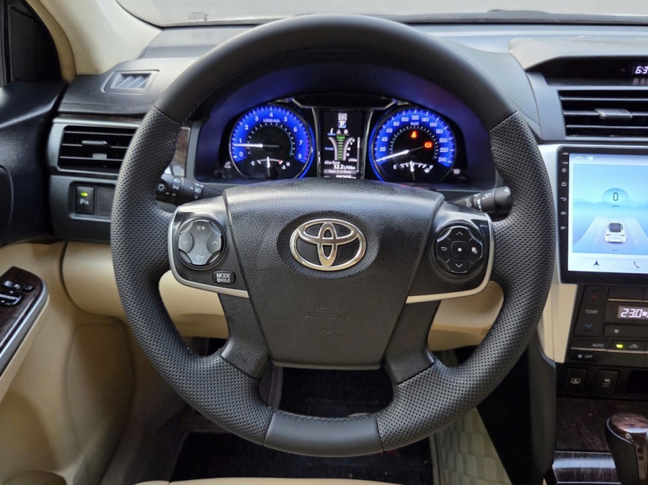 Toyota Camry 2.0E 2015 Màu vàng cát đẹp chuẩn | Mới về Toyota Camry 2.0E 2015 Màu vàng cát đẹp chuẩn | Mới về