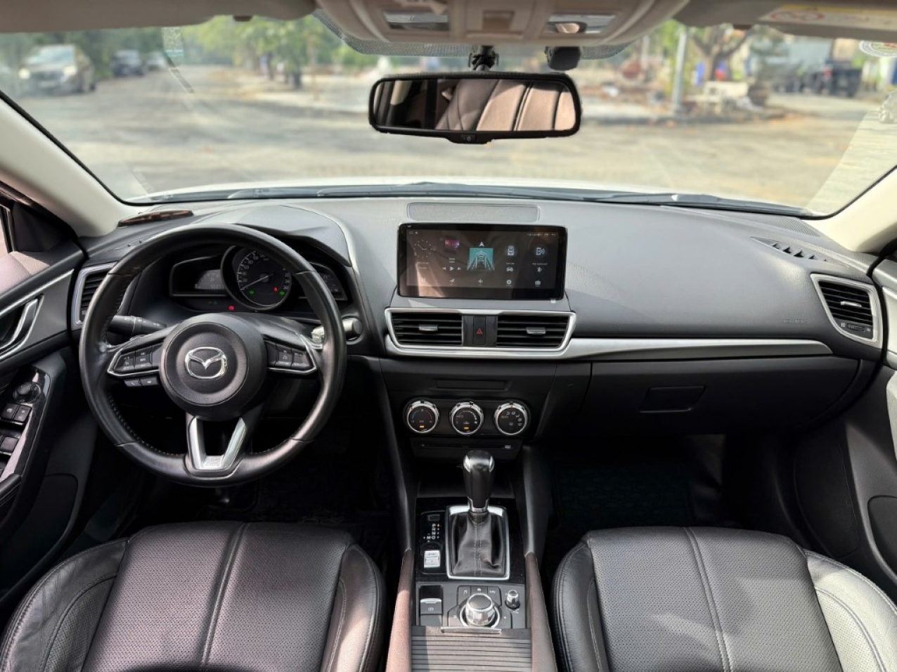 Mazda 3 Facelift 1.5AT 2020 ODO : 55.000 KM Mazda 3 Facelift 1.5AT 2020 ODO : 55.000 KM