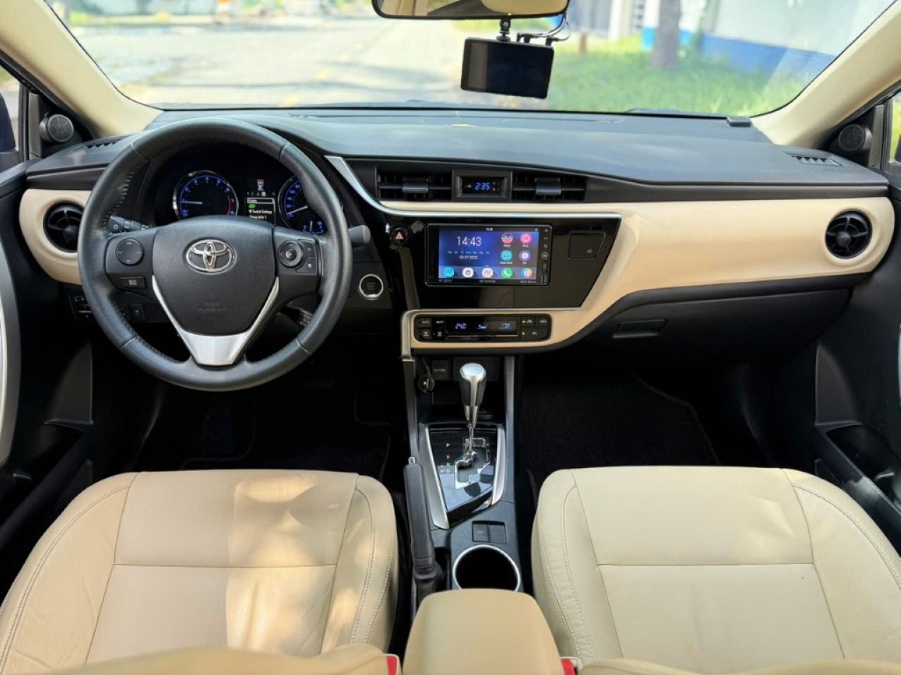 Corolla Altis 1.8G AT 2019 nhập Thái Màu Đen Siêu Lướt Corolla Altis 1.8G AT 2019 nhập Thái Màu Đen Siêu Lướt