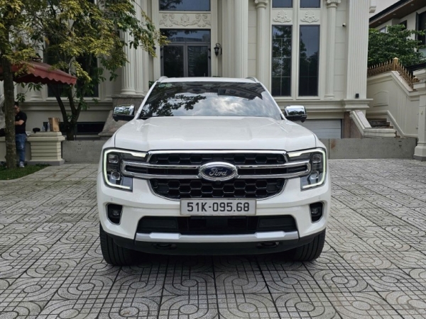 Ford Everest Titanium 4x4 2023 Màu Trắng ODO 35.000 Km
