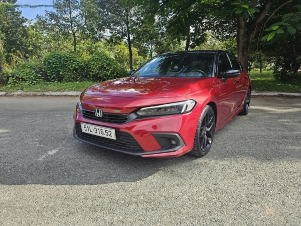 Honda Civic RS 2023 Màu Đỏ Siêu Lướt 6000km