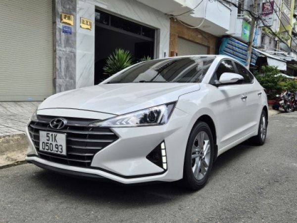 Hyundai Elantra 1.6 AT 2021