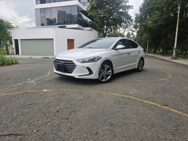 Hyundai Elantra 2.0 AT 2018 