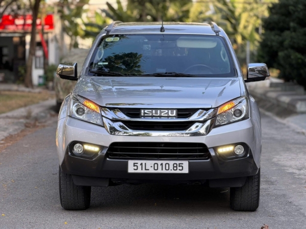 Isuzu MU-X 2016 3.0AT 4x2 Bạc 1 Cầu Máy Dầu Nhập