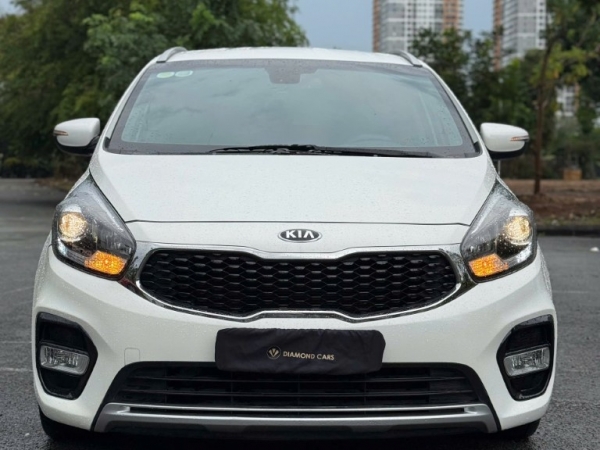 Kia Rondo 2.0 GAT 2017 Màu Trắng Siêu Đẹp