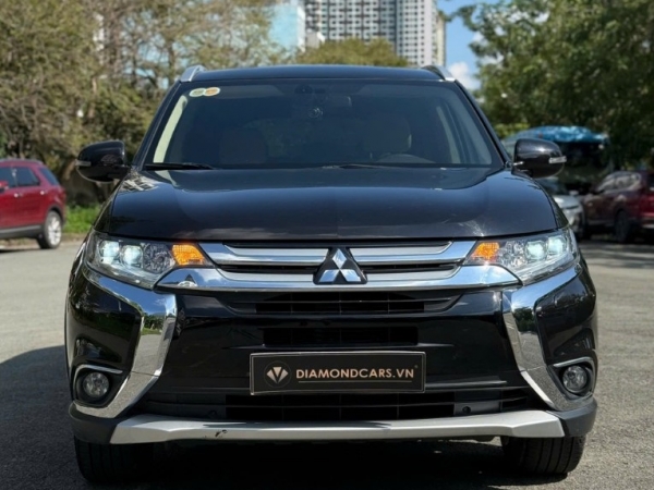 Mitsubishi Outlander 2.0 Premium 2018 Màu Đen ODO 49.000Km
