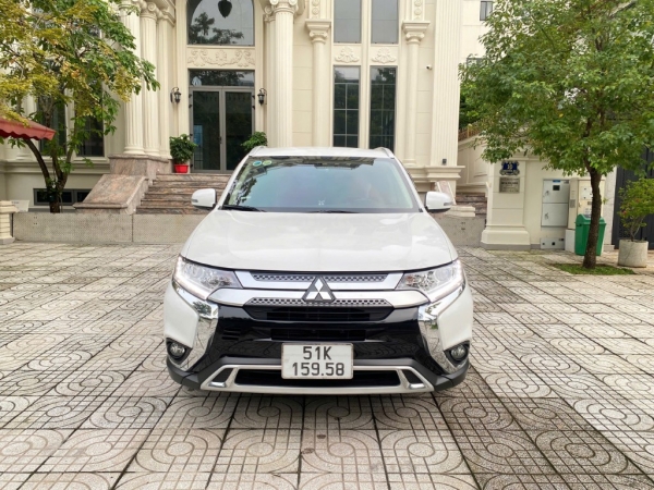 Mitsubishi Outlander CVT 2022 Màu Trắng Siêu Cọp