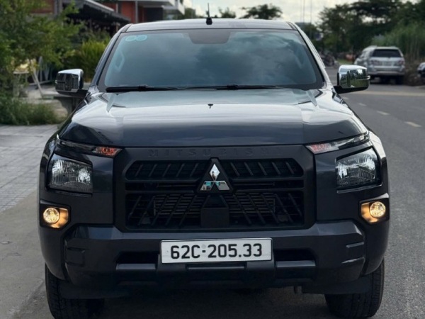 Mitsubishi Triton GLX 2024 Màu Đen Siêu Lướt